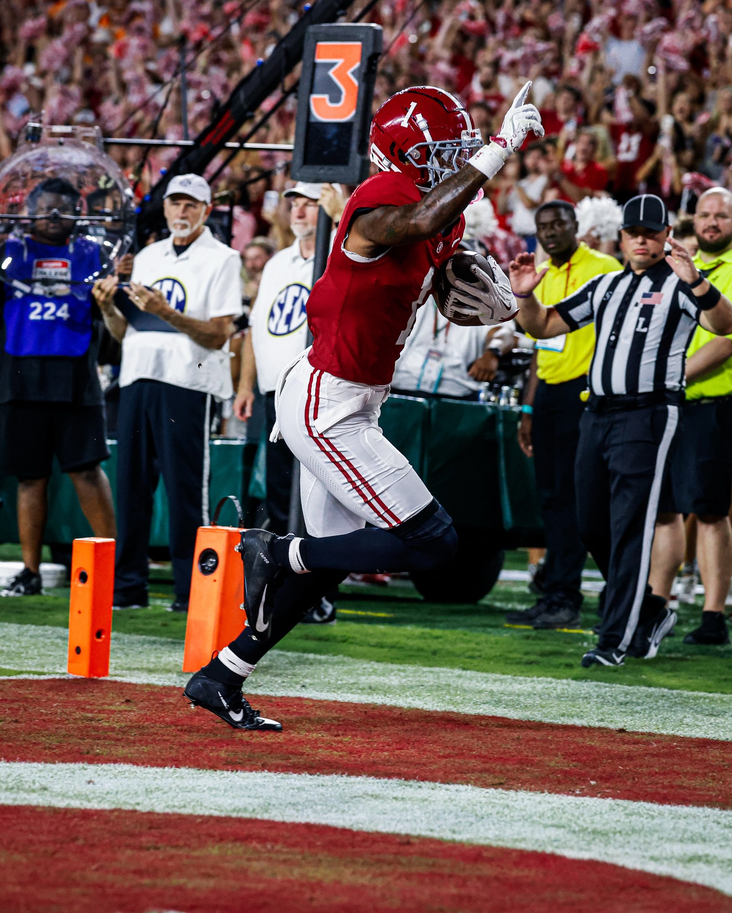 ONE gonna find the Endzone!