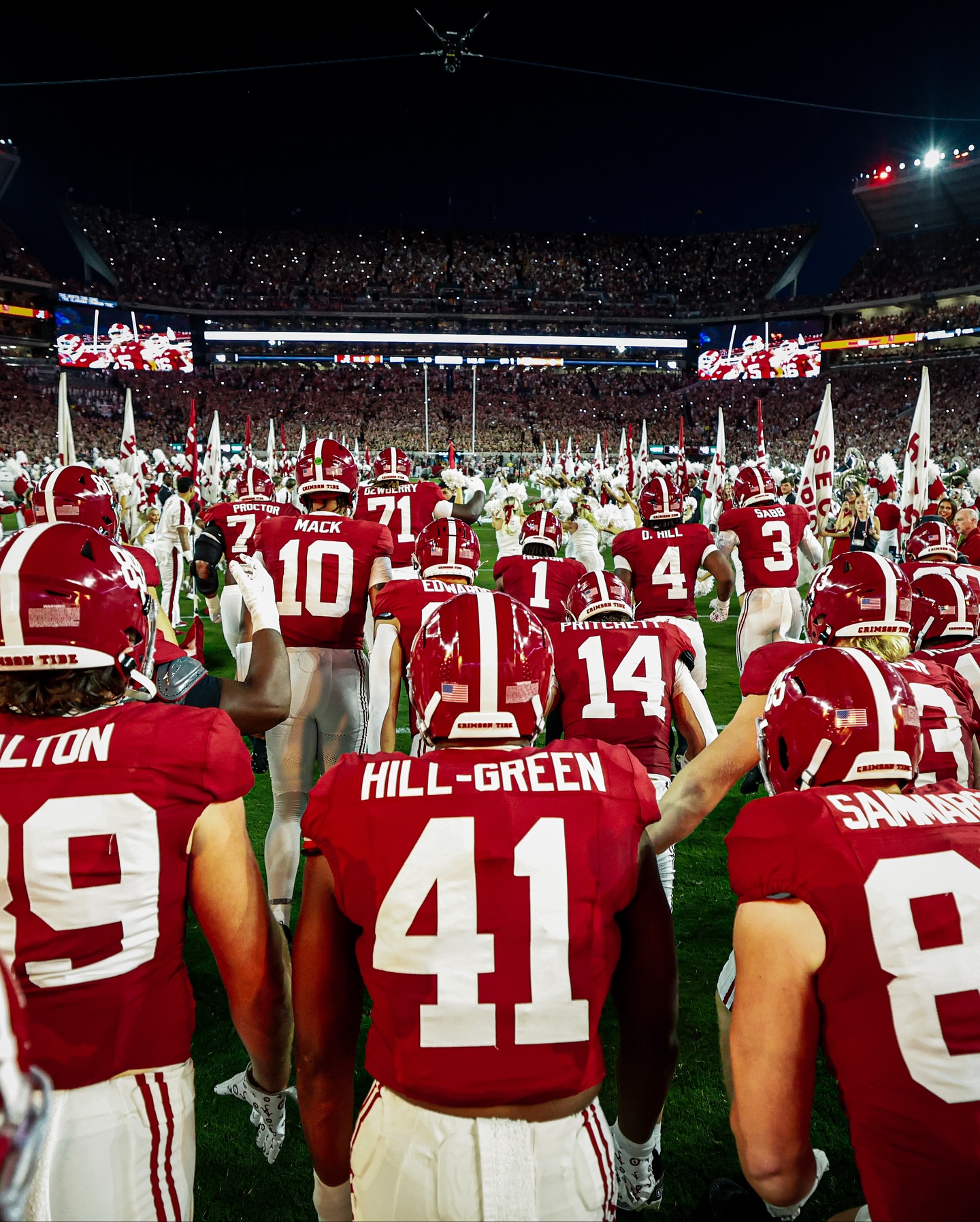Bama fans showed OUT!